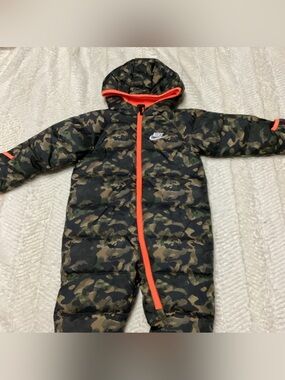 Baby Boys Nike Snow Sportswear Camouflage/Orange Full zip Puffer suit 18 Months